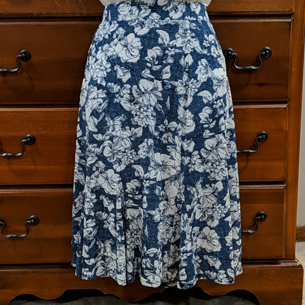 Roz & Ali denim look floral skirt
